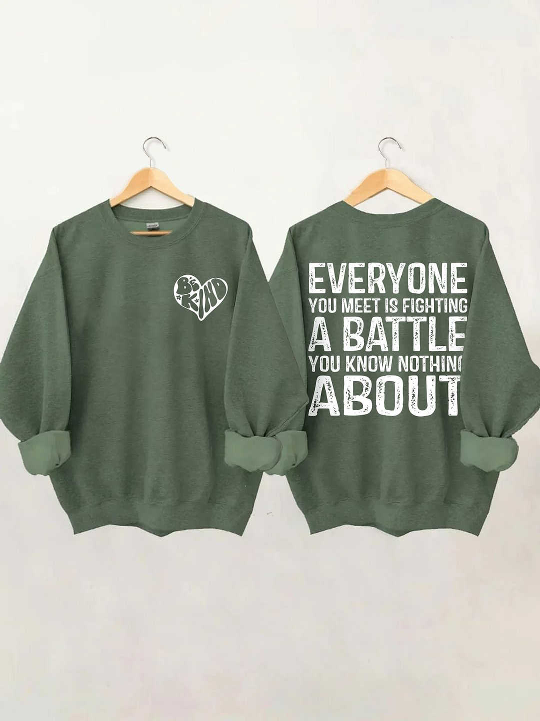 Tous ceux que vous rencontrez combattent un sweat-shirt de combat
