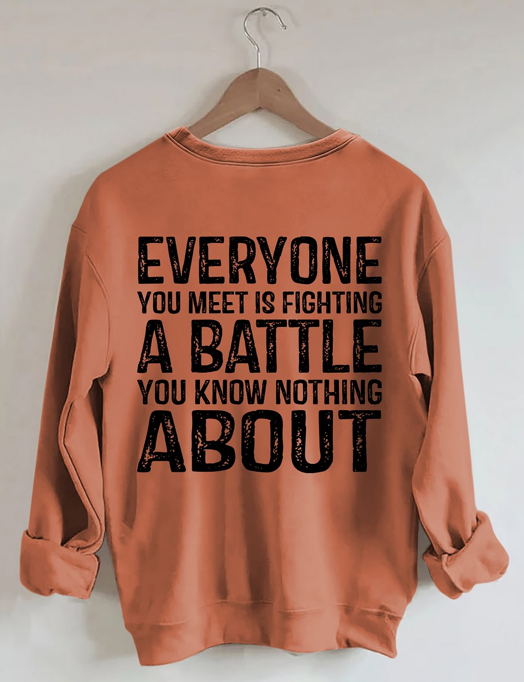 Tous ceux que vous rencontrez combattent un sweat-shirt de combat