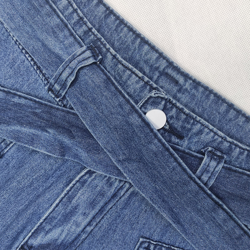 Lockere Schlagjeans mit weitem Bein und hoher Taille