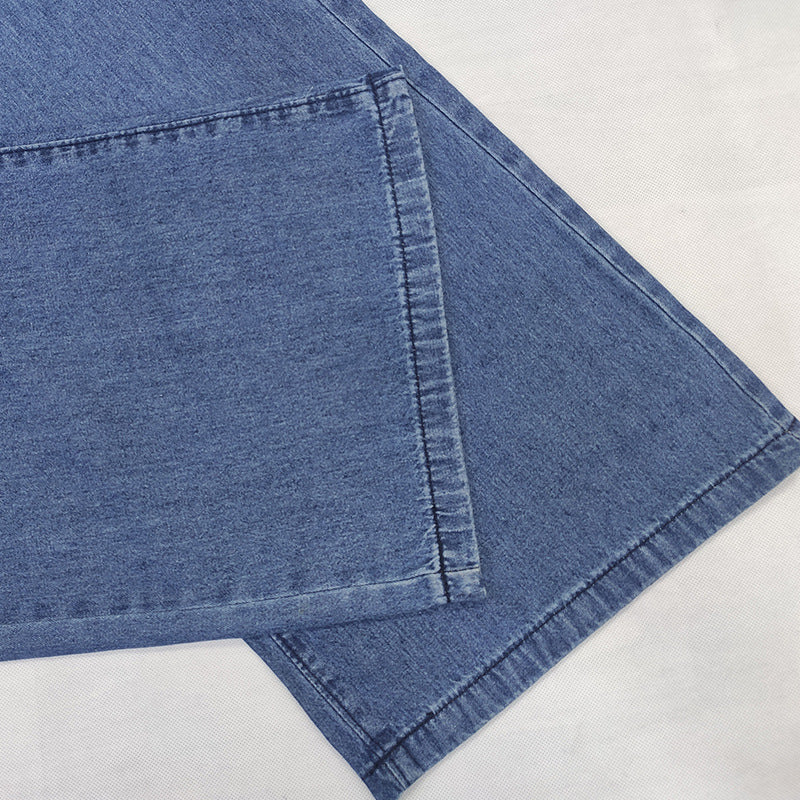 Lockere Schlagjeans mit weitem Bein und hoher Taille