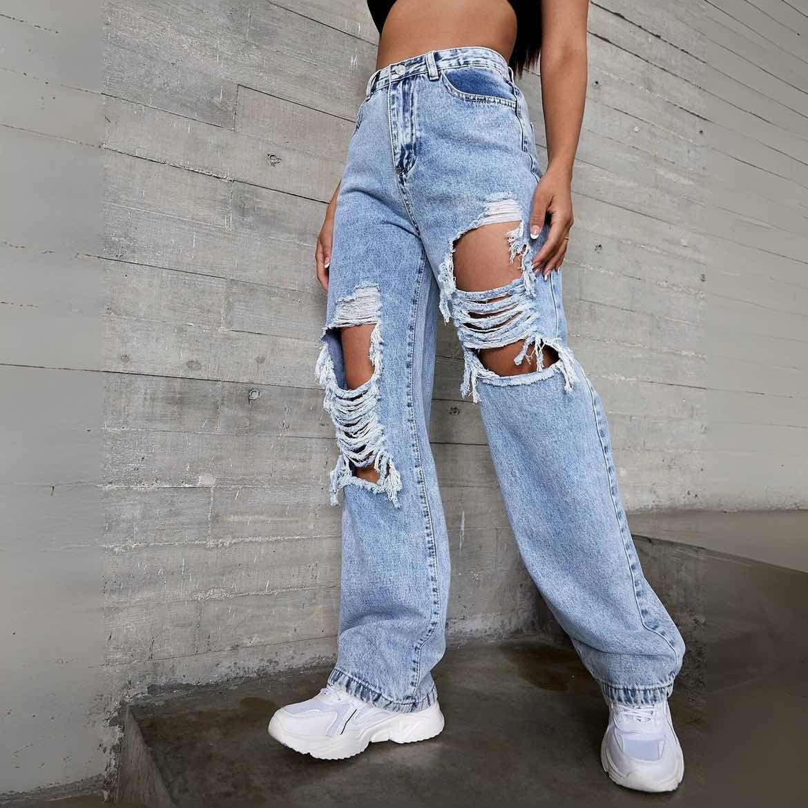 Zerrissene Straßenjeans