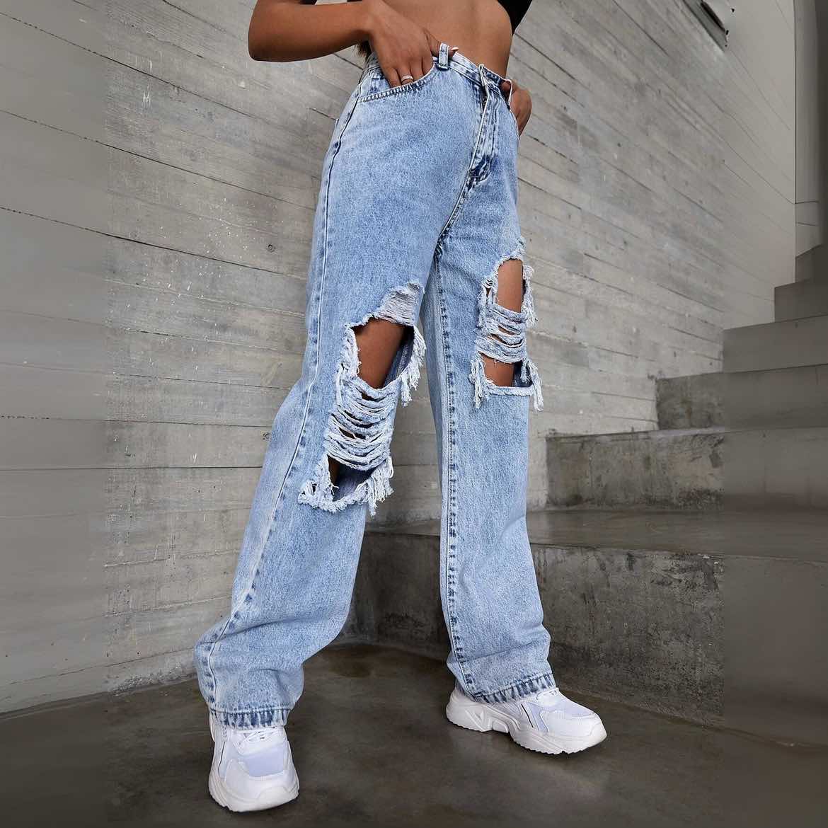 Zerrissene Straßenjeans
