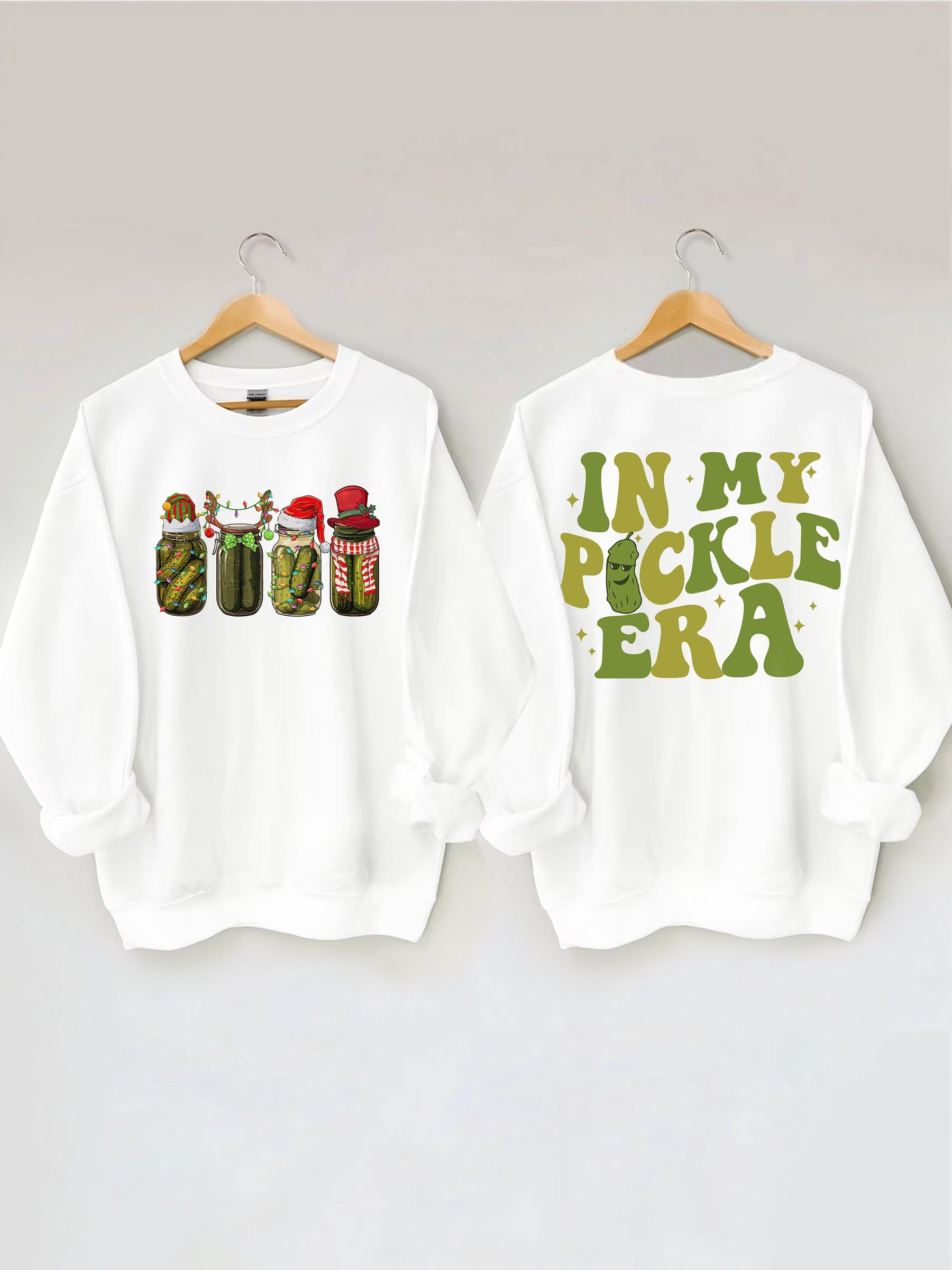 In meinem Pickle-Ära-Sweatshirt