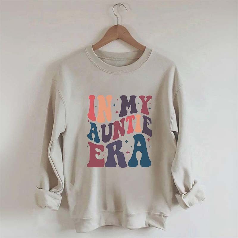 Dans mon sweat-shirt à col rond de l’ère tante