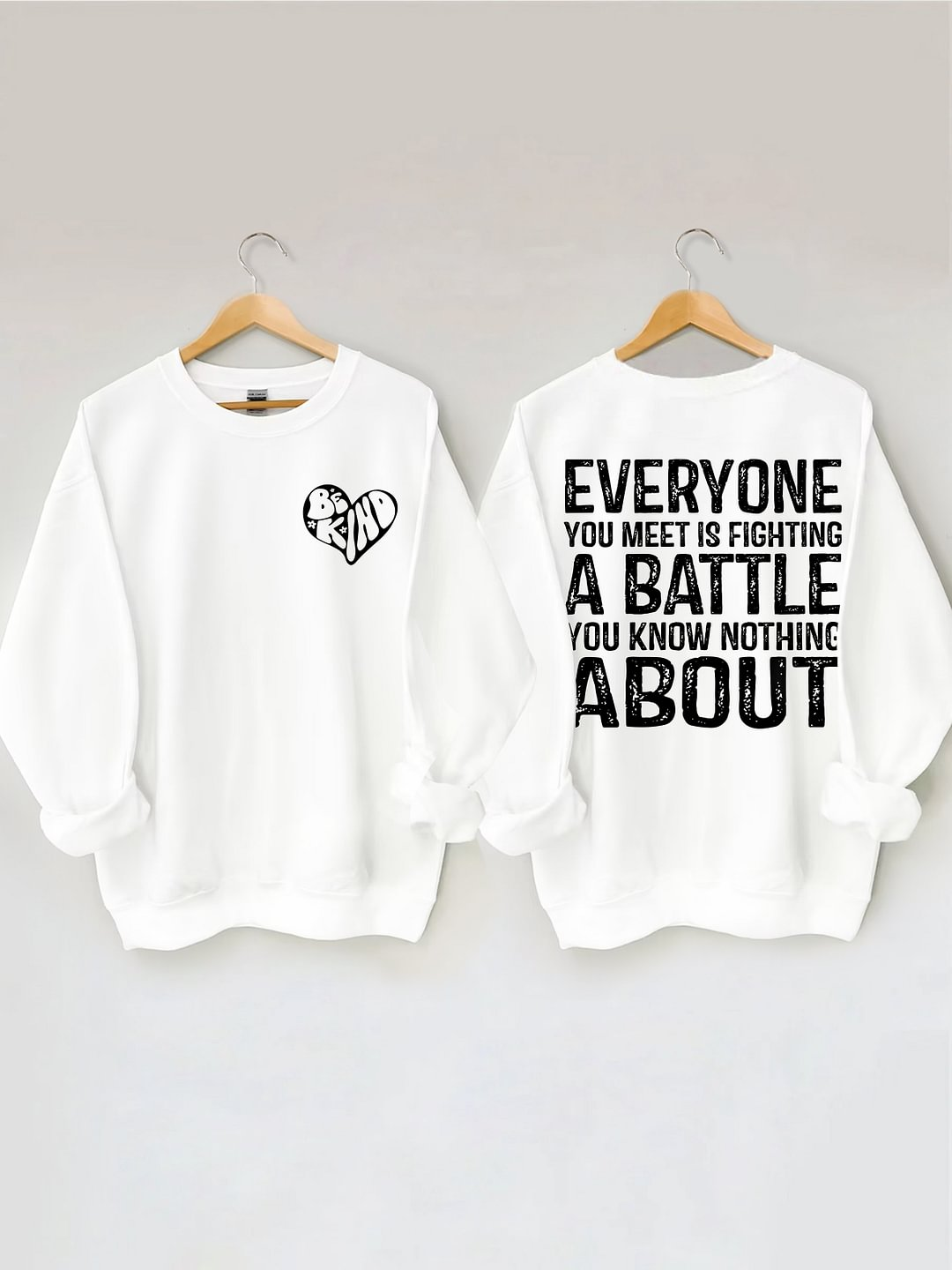 Tous ceux que vous rencontrez combattent un sweat-shirt de combat