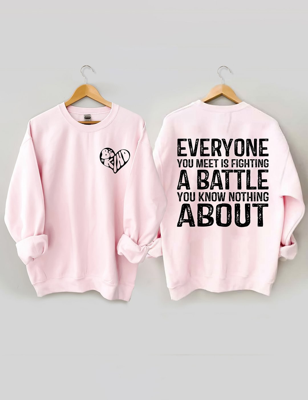 Tous ceux que vous rencontrez combattent un sweat-shirt de combat