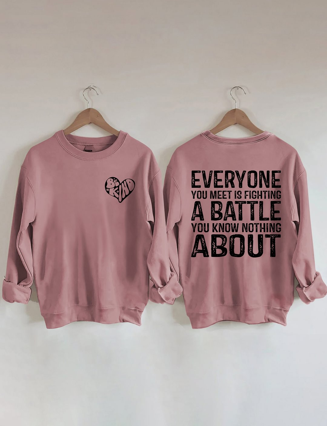 Tous ceux que vous rencontrez combattent un sweat-shirt de combat