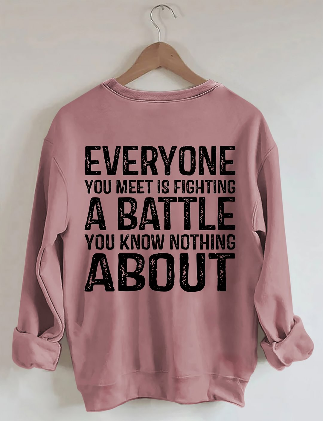 Tous ceux que vous rencontrez combattent un sweat-shirt de combat