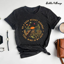 Sur un t-shirt Dark Desert Highway