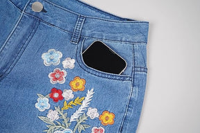 Jean évasé à broderie florale de style ethnique vintage 