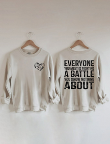 Tous ceux que vous rencontrez combattent un sweat-shirt de combat