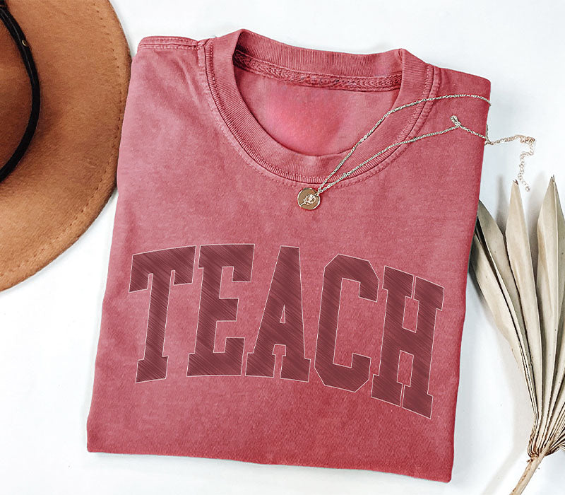 T-shirt mignon de pinte de lettre d'enseignant d'enseignant