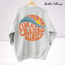 Sweat-shirt à col rond Forever Chasing Sunsets