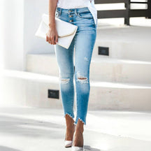 Zerrissene Jeans mit hoher Taille