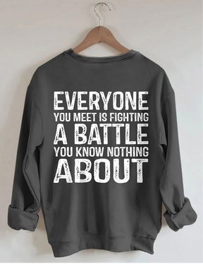 Tous ceux que vous rencontrez combattent un sweat-shirt de combat