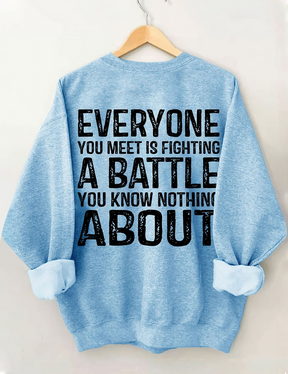 Tous ceux que vous rencontrez combattent un sweat-shirt de combat