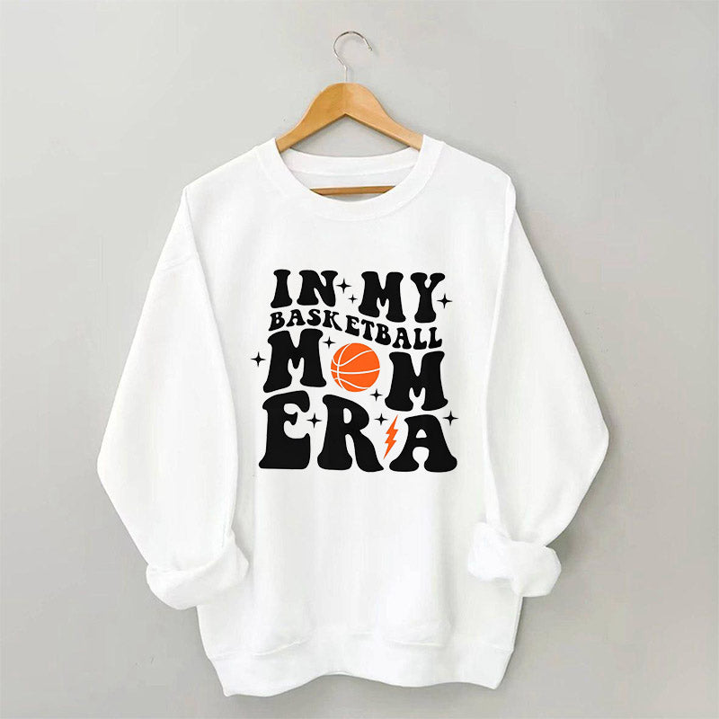 Sweat-shirt drôle à col rond dans mon ère de maman de basket-ball
