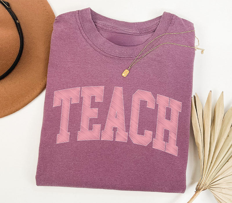 T-shirt mignon de pinte de lettre d'enseignant d'enseignant