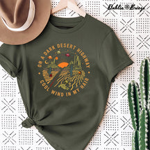 Sur un t-shirt Dark Desert Highway