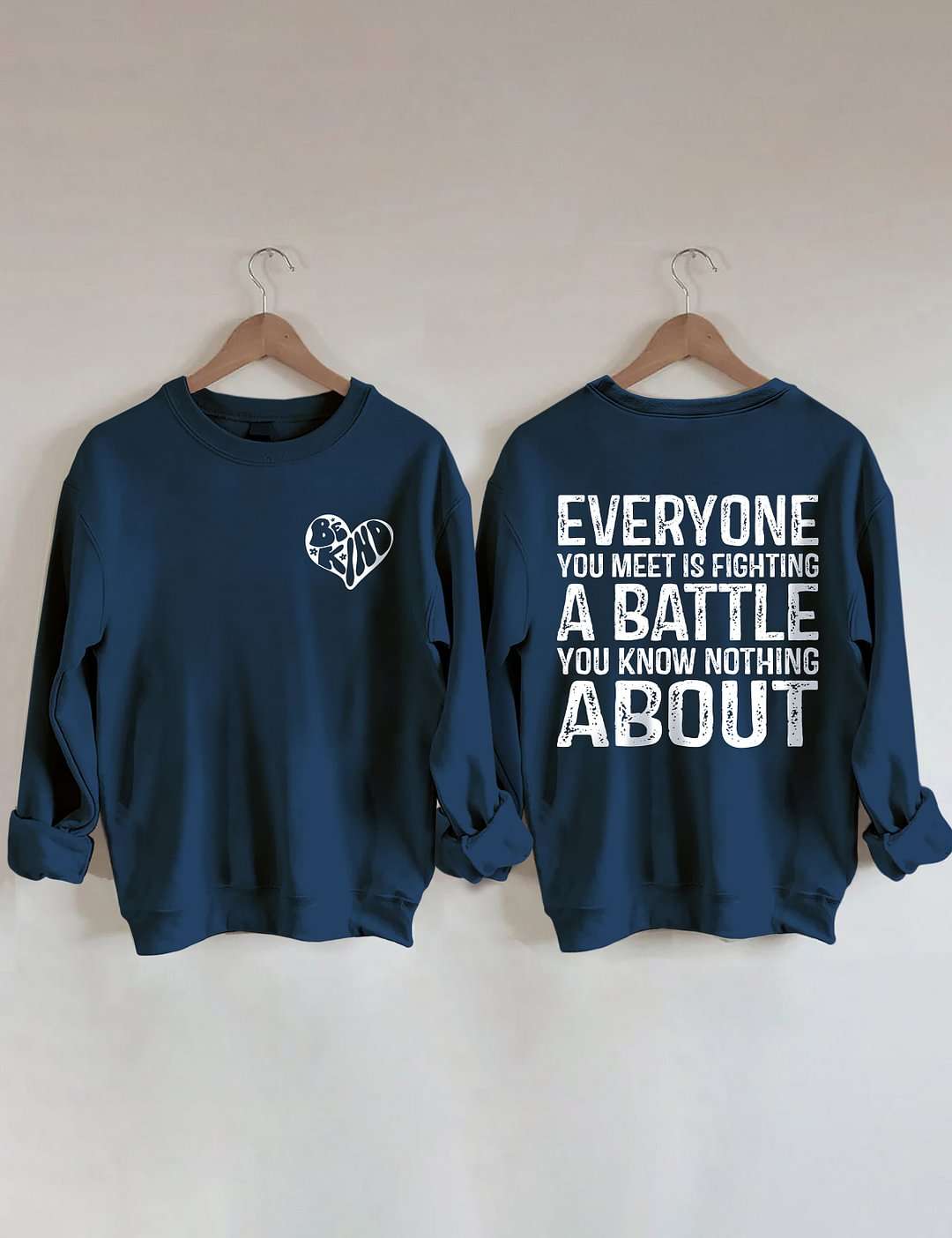 Tous ceux que vous rencontrez combattent un sweat-shirt de combat