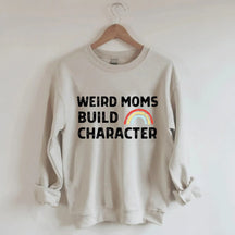 Seltsame Mütter bauen Charakter-Regenbogen-Sweatshirt auf