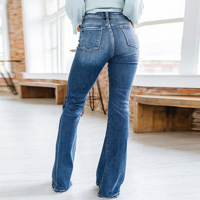 Ausgestellte Jeans mit hoher Taille