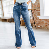 Ausgestellte Jeans mit hoher Taille