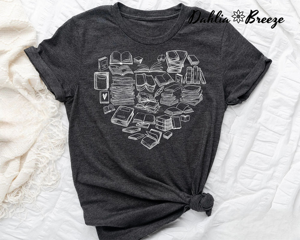 T-shirt imprimé coeur livres