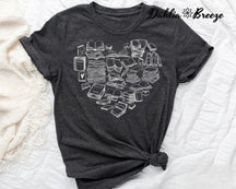 T-shirt imprimé coeur livres
