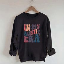 Dans mon sweat-shirt à col rond de l’ère tante