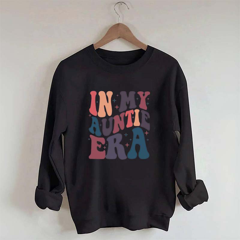 Dans mon sweat-shirt à col rond de l’ère tante