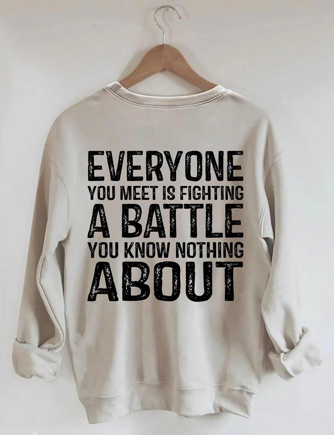 Tous ceux que vous rencontrez combattent un sweat-shirt de combat