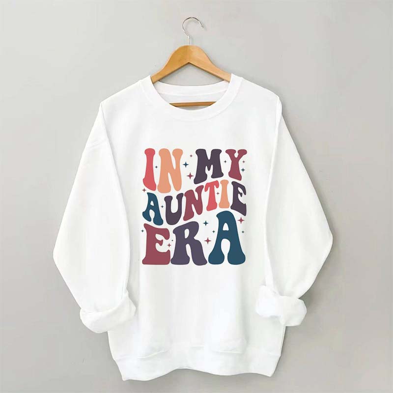 Dans mon sweat-shirt à col rond de l’ère tante