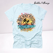 La plage répare tout T-shirt mignon de vacances à la plage