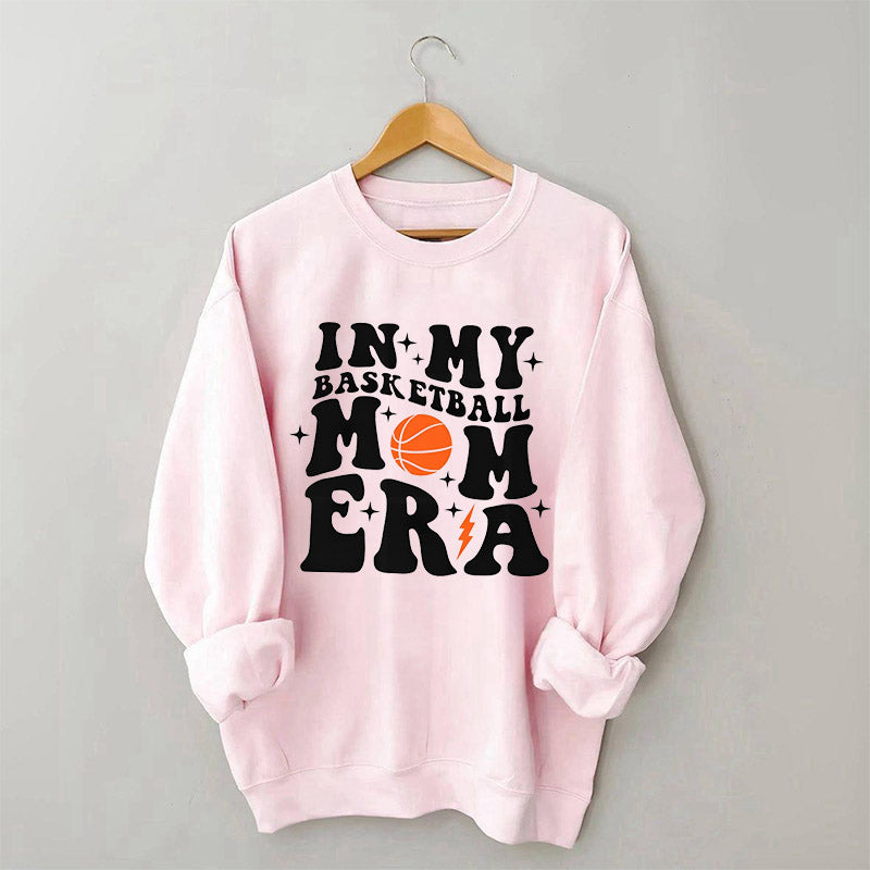 Sweat-shirt drôle à col rond dans mon ère de maman de basket-ball