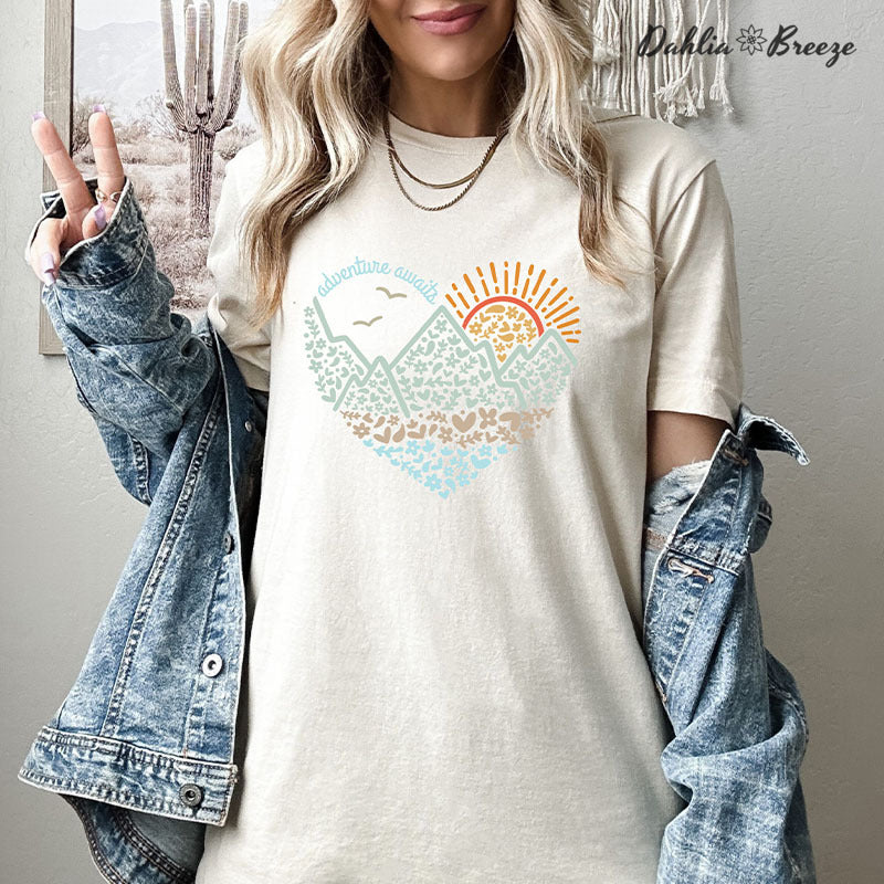L’aventure attend le T-shirt de camping en montagne