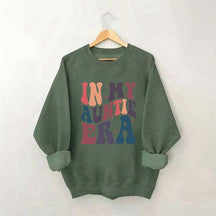 Dans mon sweat-shirt à col rond de l’ère tante