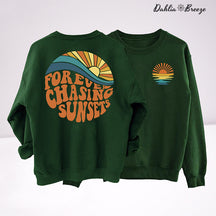 Sweat-shirt esthétique Forever Chasing Sunsets Beach