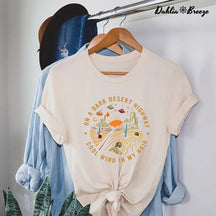 Sur un t-shirt Dark Desert Highway
