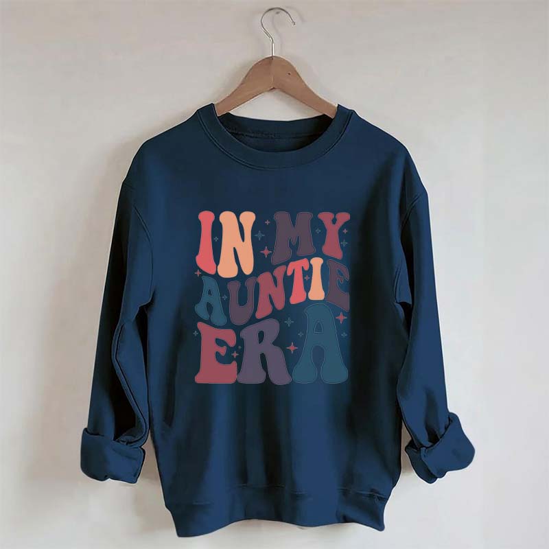 Dans mon sweat-shirt à col rond de l’ère tante