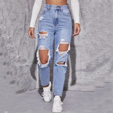 Zerrissene Straßenjeans mit hoher Taille