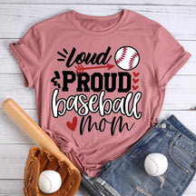 T-shirt de maman de baseball fier et bruyant