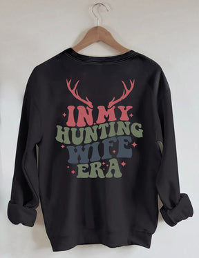 In meinem Jagdfrauen-Ära-Sweatshirt 