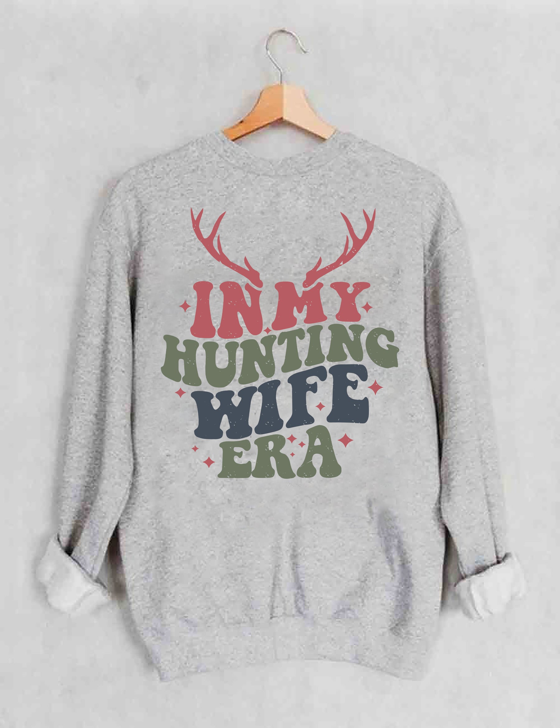In meinem Jagdfrauen-Ära-Sweatshirt 