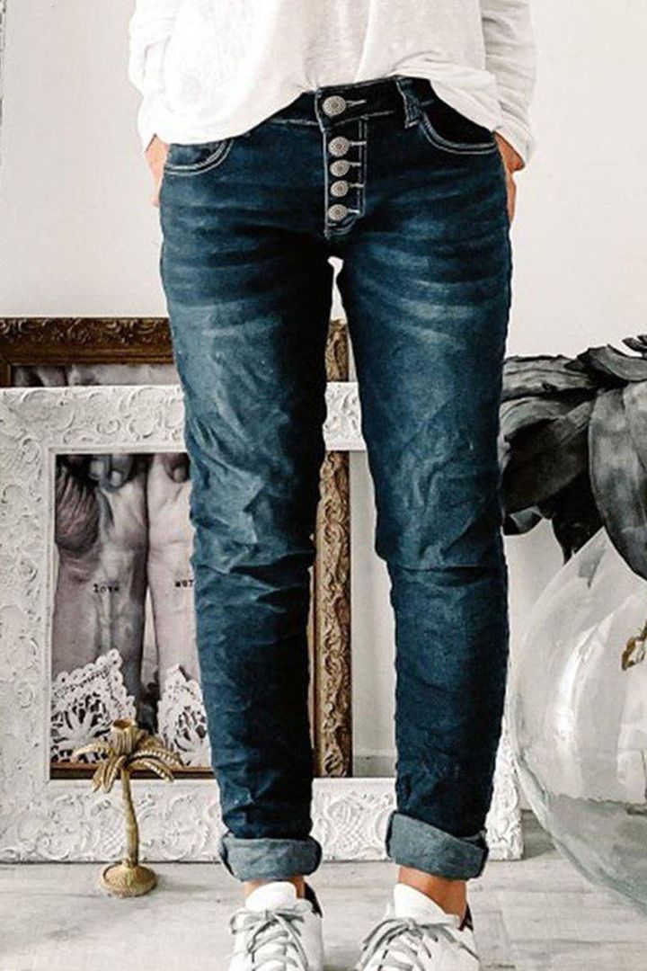 Geknöpfte Jeans mit geradem Bein und Rollsaum