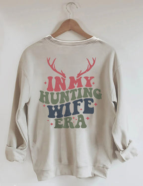 In meinem Jagdfrauen-Ära-Sweatshirt 