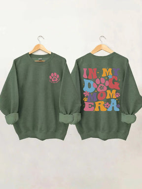 In meinem Hundemama-Ära-Sweatshirt