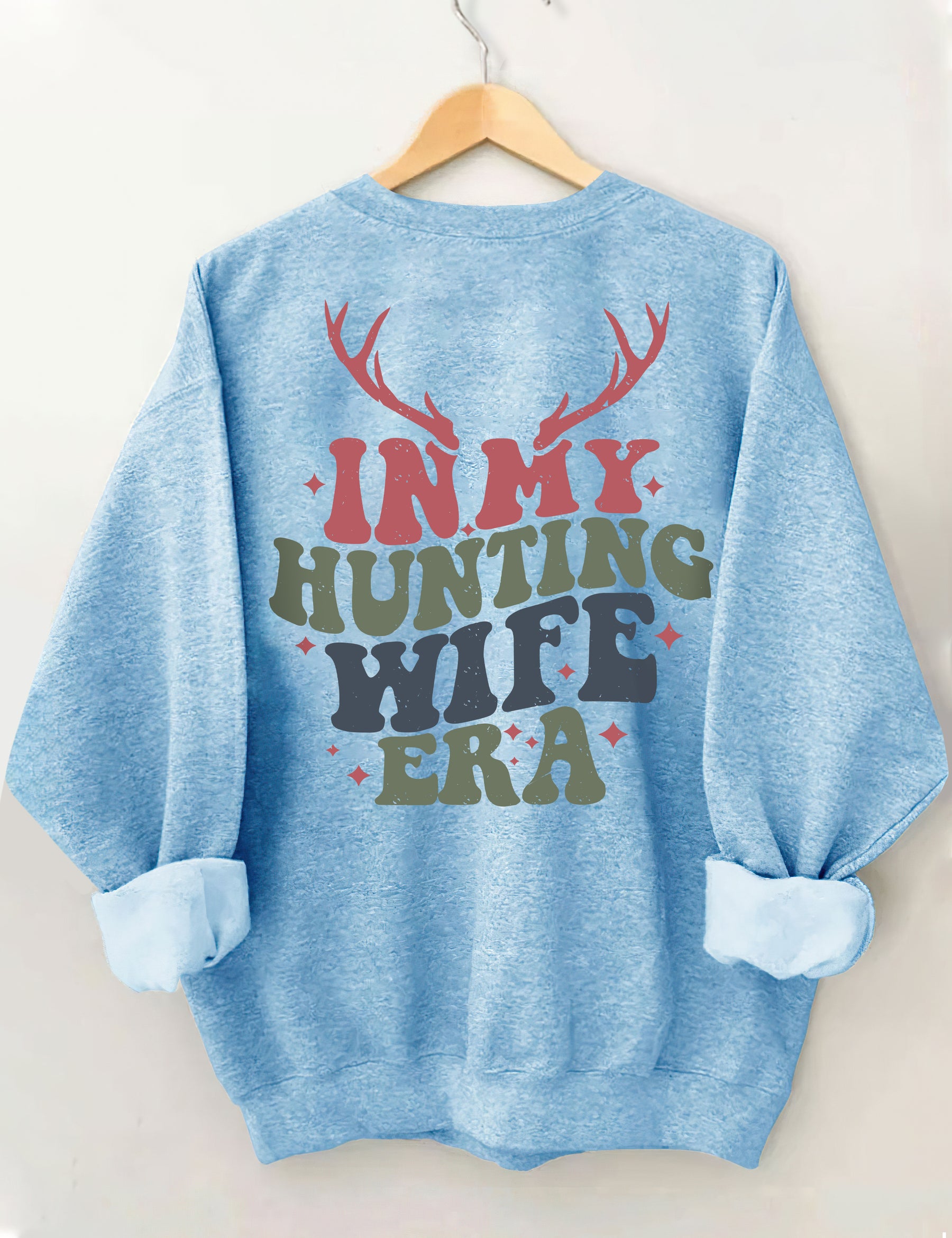 In meinem Jagdfrauen-Ära-Sweatshirt 