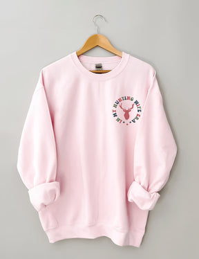 In meinem Jagdfrauen-Ära-Sweatshirt 