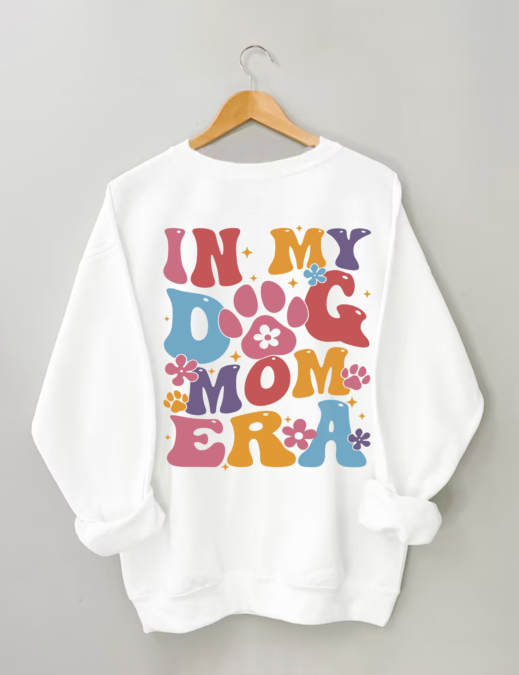 In meinem Hundemama-Ära-Sweatshirt